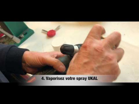 Spray rafraichissant pour peignes UKAL  - 500ml