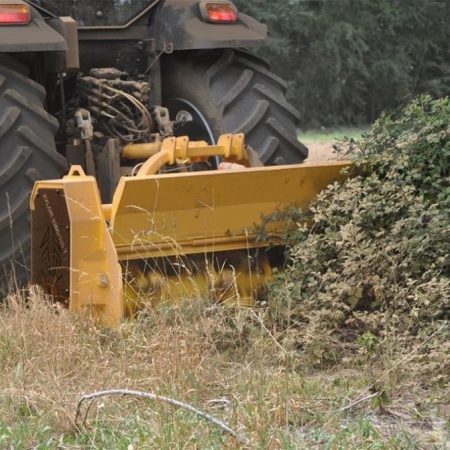 Broyeur Forestier à marteaux mobiles sur tracteur XYLOR 2200/125T