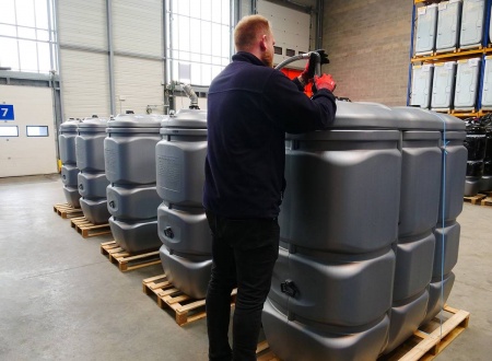 Cuve stockage fuel pehd 1000l pre-equipee